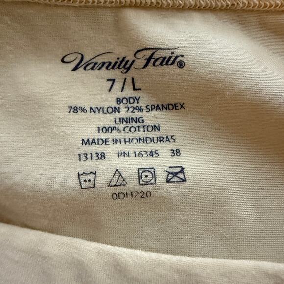 Vanity Fair body Caress Damask Brief Panty Womens 7 Large - Picture 2 of 5